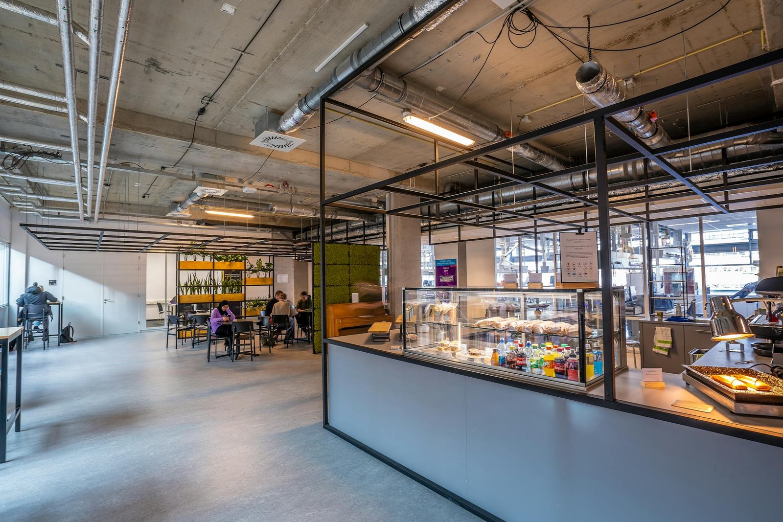 Kırıkkale fabrika yemeği ve işçi yemekhanesi — modern kantin düzeni, sıcak servis toplu yemek hizmeti